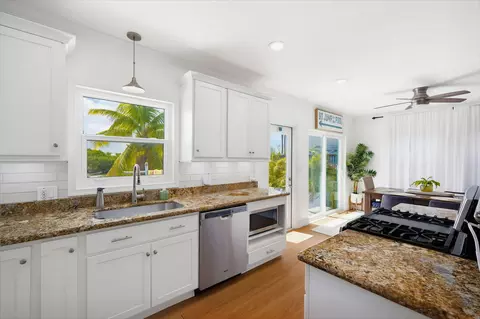 Kitchen - 1632 Bogie Dr, Big Pine Key, FL 33043 photo 2 of 2