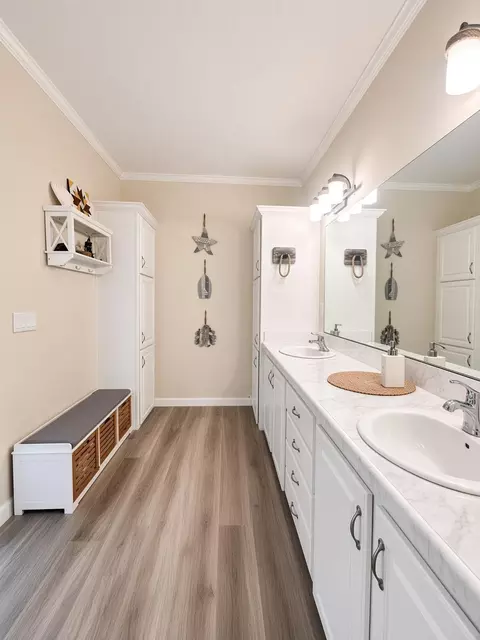 Bath - 17 E Circle Dr #A, Key West, FL 33040 photo 2 of 4