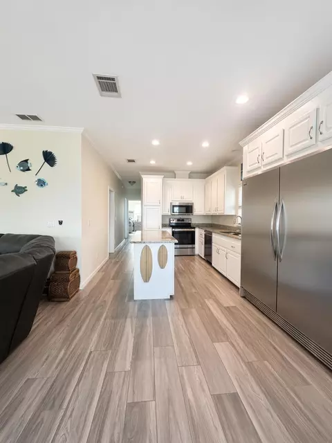 Kitchen - 17 E Circle Dr #A, Key West, FL 33040 photo 2 of 2