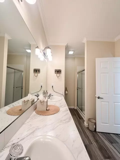 Bath - 17 E Circle Dr #A, Key West, FL 33040 photo 1 of 4