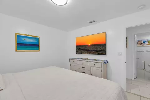 Bedroom - 321 331 9th St #KEY colony, Key Colony Beach, FL 33051 photo 15 of 15