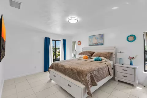 Bedroom - 321 331 9th St #KEY colony, Key Colony Beach, FL 33051 photo 8 of 15