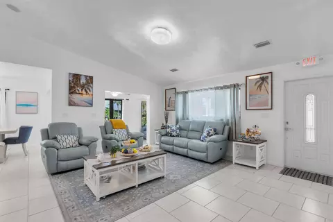 Living - 321 331 9th St #KEY colony, Key Colony Beach, FL 33051 photo 6 of 11