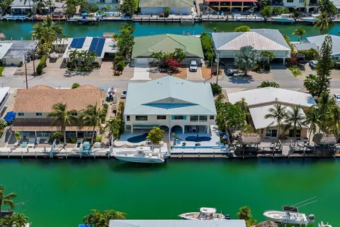 View/Area - 321 331 9th St #KEY colony, Key Colony Beach, FL 33051 photo 5 of 7