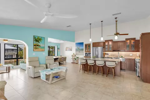 Kitchen - 321 331 9th St #KEY colony, Key Colony Beach, FL 33051 photo 1 of 10