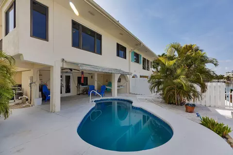 Exterior - 321 331 9th St #KEY colony, Key Colony Beach, FL 33051 photo 17 of 18