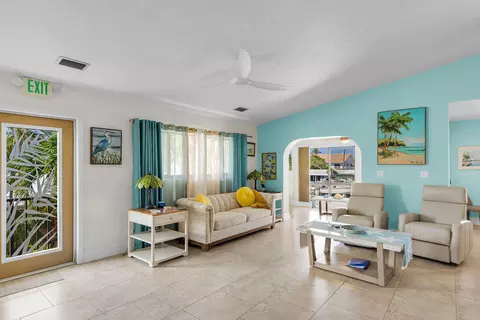 Living - 321 331 9th St #KEY colony, Key Colony Beach, FL 33051 photo 1 of 11