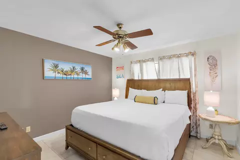 Bedroom - 321 331 9th St #KEY colony, Key Colony Beach, FL 33051 photo 4 of 15