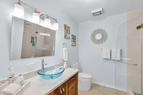 Bath - 321 331 9th St #KEY colony, Key Colony Beach, FL 33051 photo 3 of 8