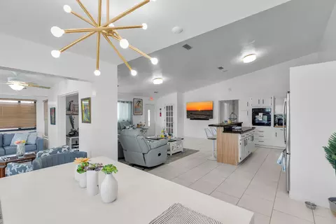 Dining - 321 331 9th St #KEY colony, Key Colony Beach, FL 33051 photo 5 of 5