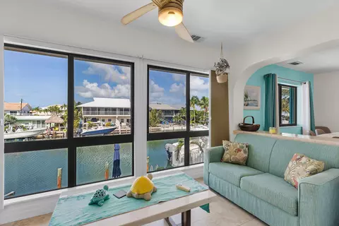 Living - 321 331 9th St #KEY colony, Key Colony Beach, FL 33051 photo 3 of 11