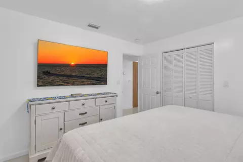 Bedroom - 321 331 9th St #KEY colony, Key Colony Beach, FL 33051 photo 14 of 15