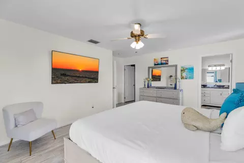 Bedroom - 321 331 9th St #KEY colony, Key Colony Beach, FL 33051 photo 3 of 15