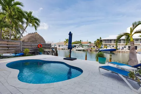 Exterior - 321 331 9th St #KEY colony, Key Colony Beach, FL 33051 photo 8 of 18
