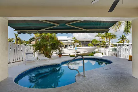 Exterior - 321 331 9th St #KEY colony, Key Colony Beach, FL 33051 photo 16 of 18