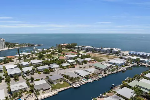View/Area - 261 3rd St, Key Colony, FL 33051 photo 9 of 11