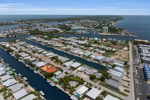 View/Area - 261 3rd St, Key Colony, FL 33051 photo 5 of 11