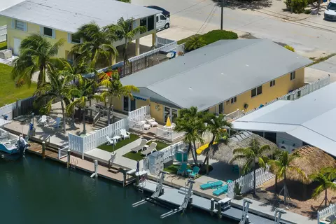 View/Area - 261 3rd St, Key Colony, FL 33051 photo 6 of 11