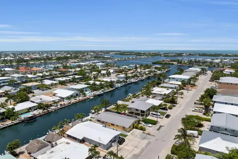 View/Area - 261 3rd St, Key Colony, FL 33051 photo 10 of 11