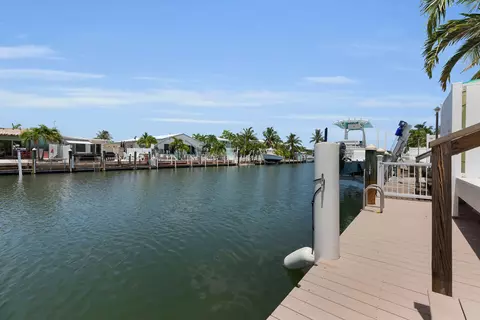 View/Area - 261 3rd St, Key Colony, FL 33051 photo 3 of 11