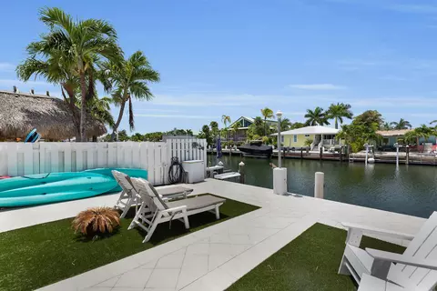 Exterior - 261 3rd St, Key Colony, FL 33051 photo 4 of 10