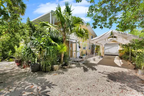 Exterior - 895 Ellen Dr, Key Largo, FL 33037 photo 10 of 11