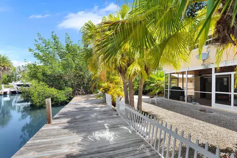 Exterior - 895 Ellen Dr, Key Largo, FL 33037 photo 7 of 11