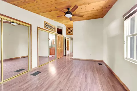 Bedroom - 895 Ellen Dr, Key Largo, FL 33037 photo 2 of 4