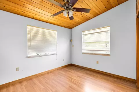 Bedroom - 895 Ellen Dr, Key Largo, FL 33037 photo 3 of 4