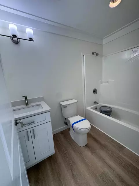 Bath - 4 Del Mar Blvd, Key West, FL 33040 photo 2 of 2