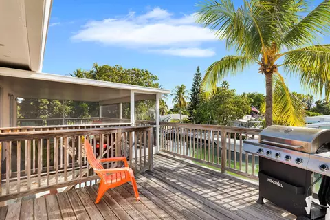 Exterior - 275 30th Street Ocean Street Ocean, Marathon, FL 33050 photo 9 of 14