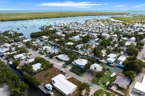 View/Area - 275 30th Street Ocean Street Ocean, Marathon, FL 33050 photo 5 of 6