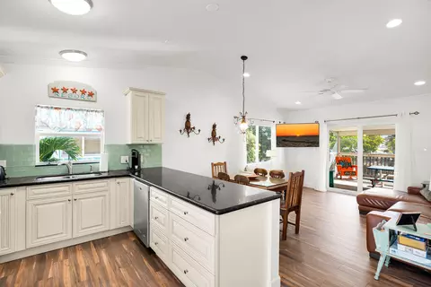 Kitchen - 275 30th Street Ocean Street Ocean, Marathon, FL 33050 photo 2 of 3