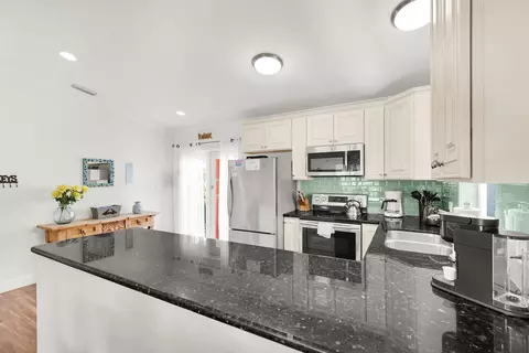 Kitchen - 275 30th Street Ocean Street Ocean, Marathon, FL 33050 photo 3 of 3