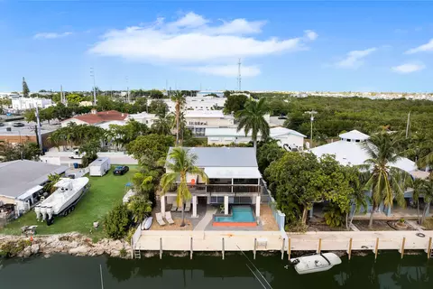 View/Area - 275 30th Street Ocean Street Ocean, Marathon, FL 33050 photo 2 of 6