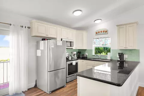 Kitchen - 275 30th Street Ocean Street Ocean, Marathon, FL 33050 photo 1 of 3