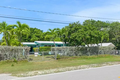 Exterior - 2828 Central Ave, Big Pine Key, FL 33043 photo 3 of 22