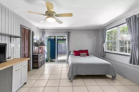 Bedroom - 2828 Central Ave, Big Pine Key, FL 33043 photo 10 of 11