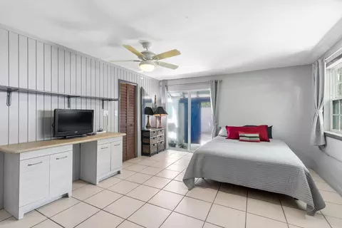 Bedroom - 2828 Central Ave, Big Pine Key, FL 33043 photo 9 of 11