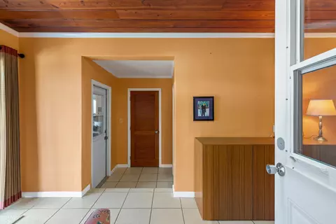 Entry Way - 2828 Central Ave, Big Pine Key, FL 33043 photo 4 of 4