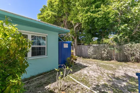 Exterior - 2828 Central Ave, Big Pine Key, FL 33043 photo 15 of 22