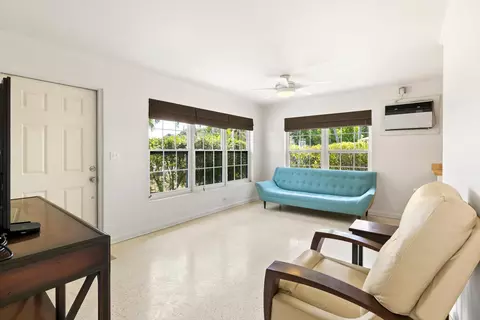Living - 2828 Central Ave, Big Pine Key, FL 33043 photo 2 of 8