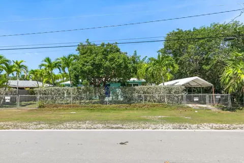 Exterior - 2828 Central Ave, Big Pine Key, FL 33043 photo 4 of 22