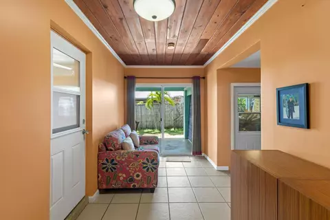 Entry Way - 2828 Central Ave, Big Pine Key, FL 33043 photo 3 of 4