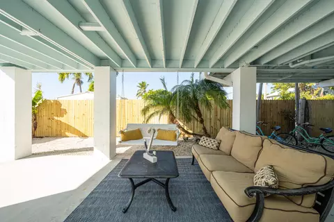 Exterior - 24 Beach Dr, Key West, FL 33040 photo 13 of 18