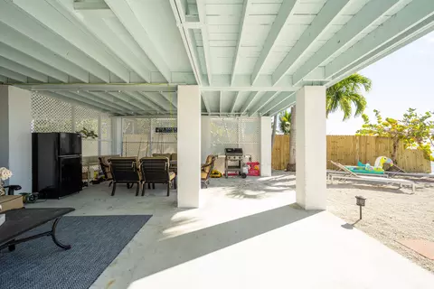 Exterior - 24 Beach Dr, Key West, FL 33040 photo 15 of 18