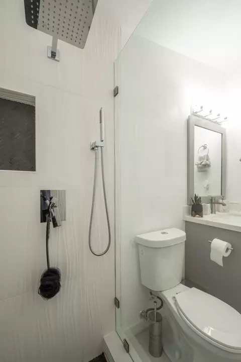 Bath - 24 Beach Dr, Key West, FL 33040 photo 4 of 5