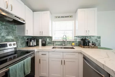 Kitchen - 24 Beach Dr, Key West, FL 33040 photo 2 of 2