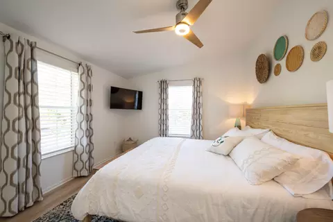 Bedroom - 24 Beach Dr, Key West, FL 33040 photo 1 of 6