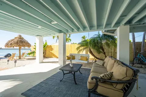 Exterior - 24 Beach Dr, Key West, FL 33040 photo 6 of 18